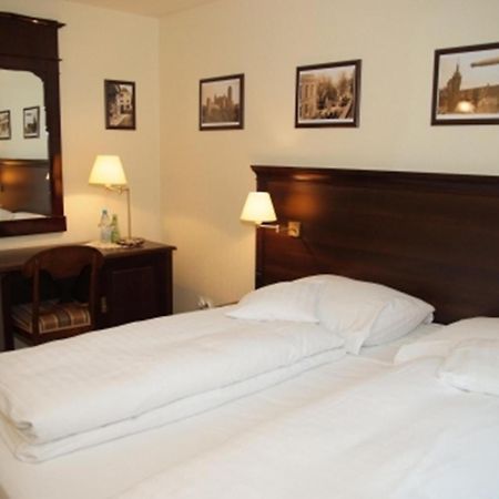 Bialy Dwor Bed & Breakfast Kwidzyn Exterior foto