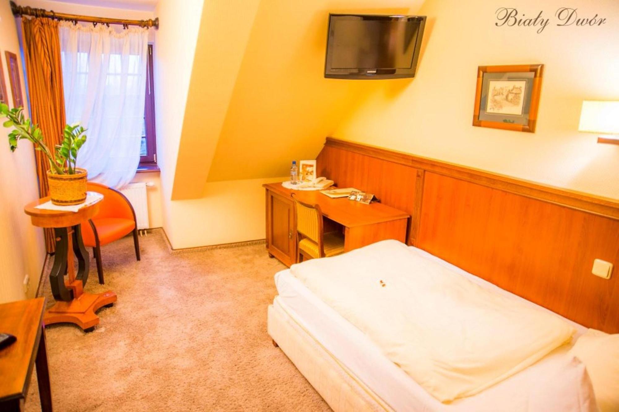 Bialy Dwor Bed & Breakfast Kwidzyn Exterior foto