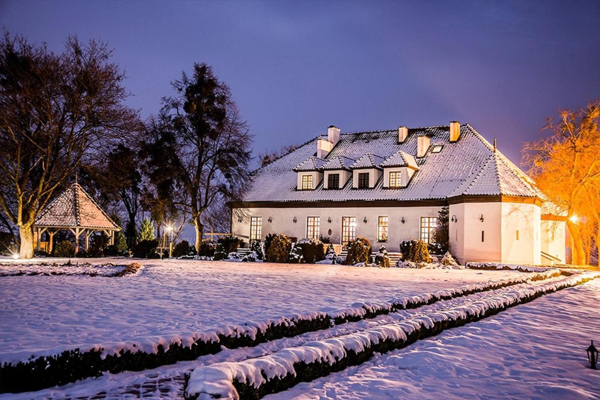 Bialy Dwor Bed & Breakfast Kwidzyn Exterior foto