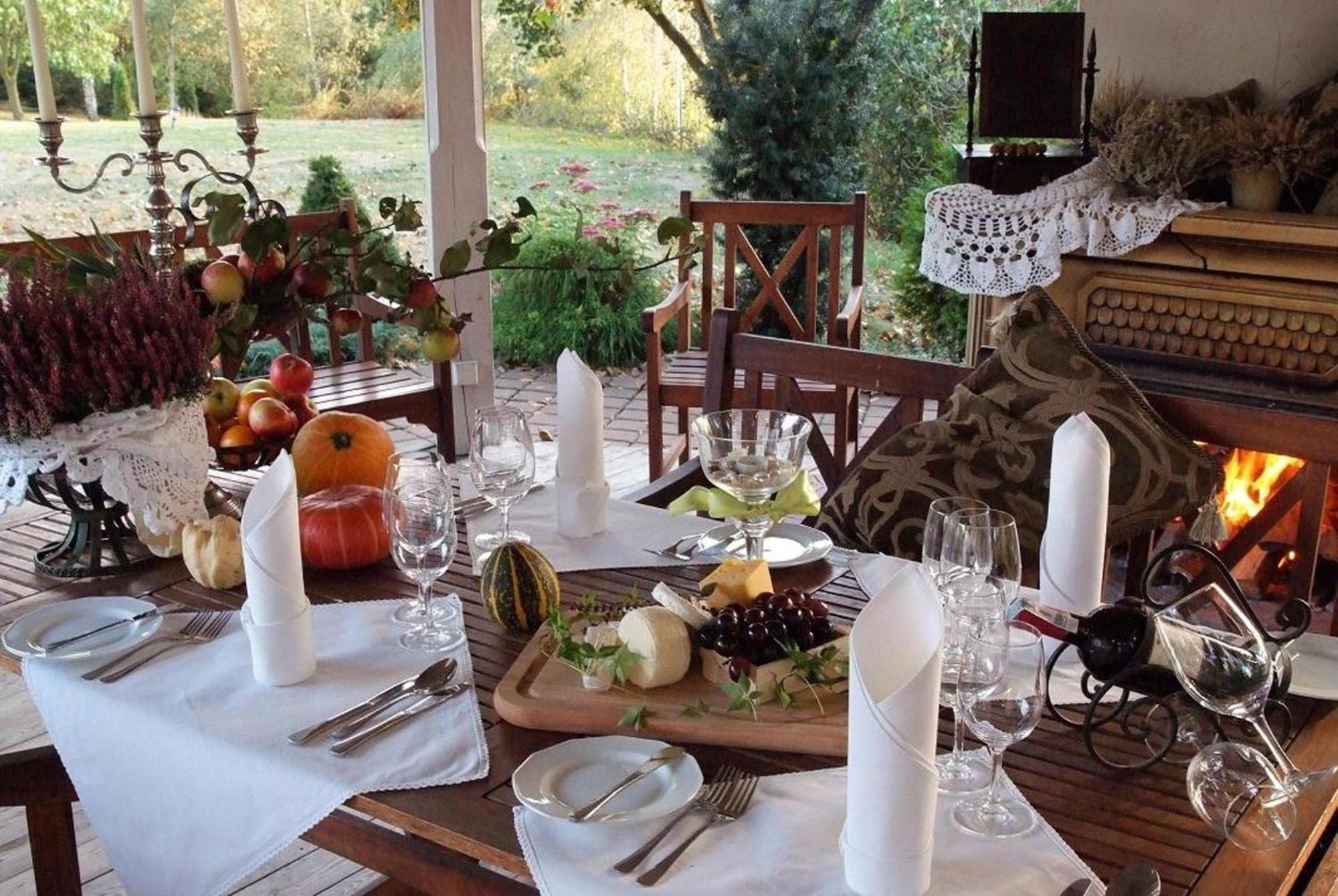 Bialy Dwor Bed & Breakfast Kwidzyn Exterior foto
