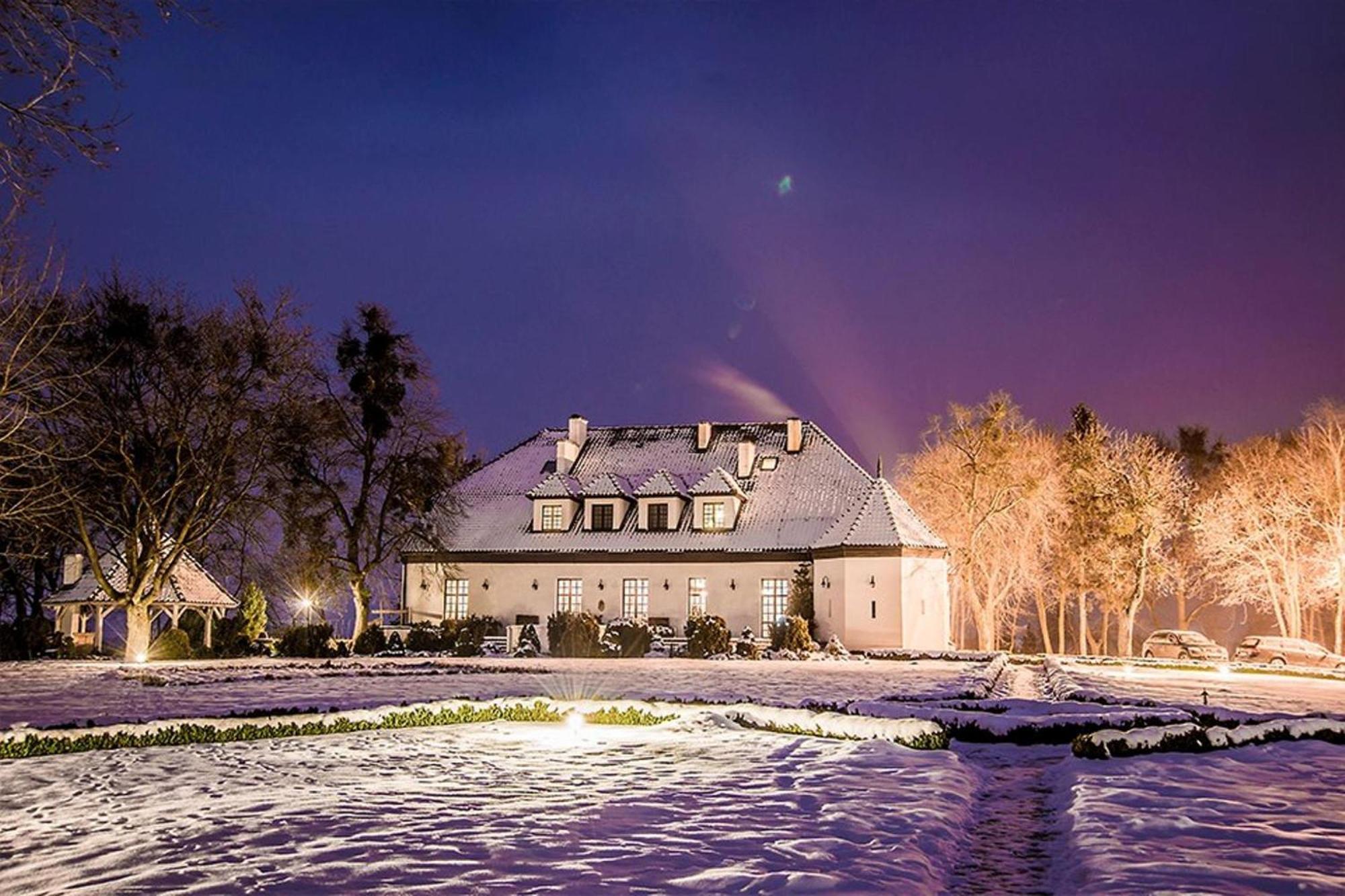 Bialy Dwor Bed & Breakfast Kwidzyn Exterior foto