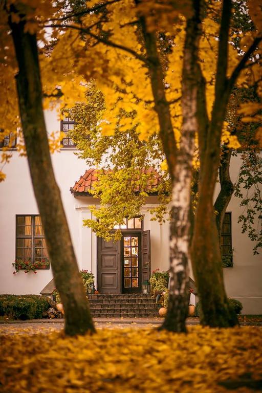 Bialy Dwor Bed & Breakfast Kwidzyn Exterior foto