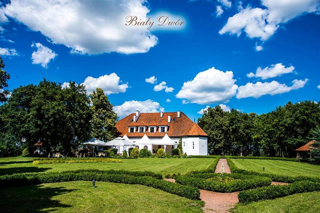 Bialy Dwor Bed & Breakfast Kwidzyn Exterior foto