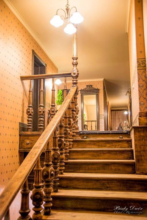 Bialy Dwor Bed & Breakfast Kwidzyn Exterior foto