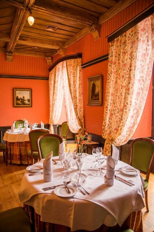 Bialy Dwor Bed & Breakfast Kwidzyn Exterior foto